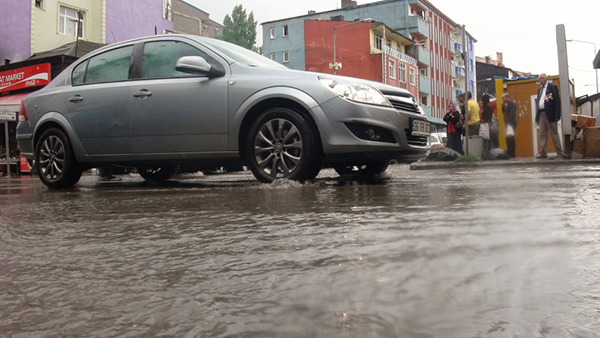 kars’ta-yagmur-sele-dondu!-(17).jpg
