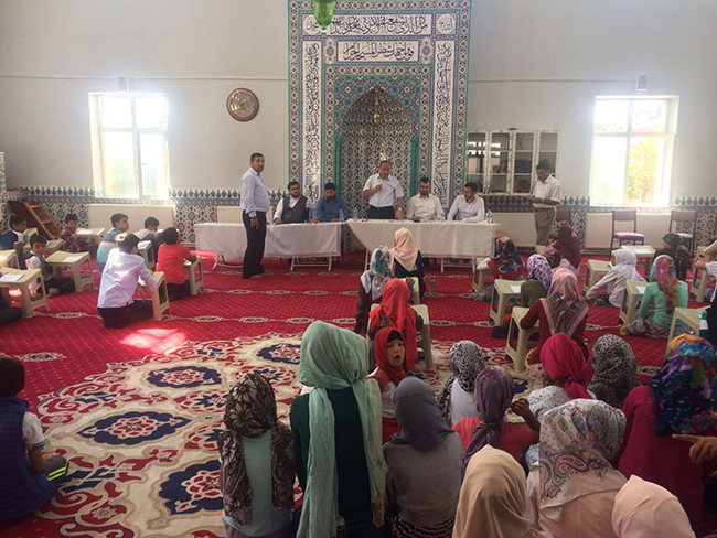 kars’ta-yaz-kur’an-kurslari-yarismasi-duzenlendi-(1).jpg