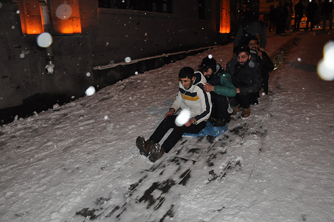 kars’ta-yogun-kar-yagisi--(2).jpg