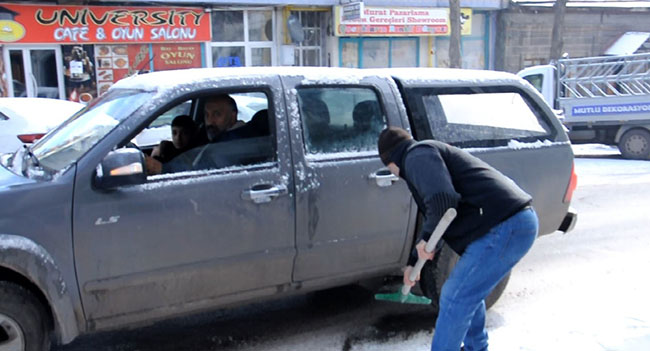 kars’ta-yollar-buz-pistine-dondu--(1)-001.jpg