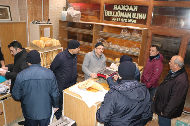 kars’ta-zabita-ekmek-firinlarini-denetledi--(3).jpg