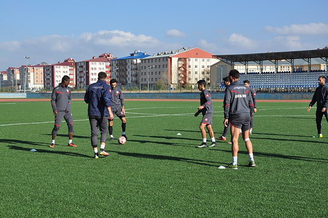 kars-36-spor,-ziraat-turkiye-kupasi-hazirliklarini-surduruyor-(1).jpg