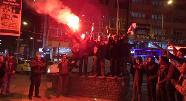 kars-36-spor-tur-atladi,-taraftarlar-sokaga-dokuldu-(2).jpg