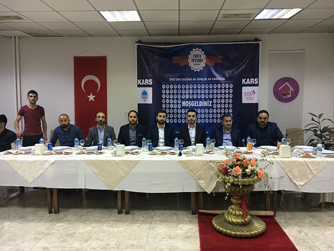 kars-ak-genclik-vefa-iftarinda-bulustu-(1).jpg