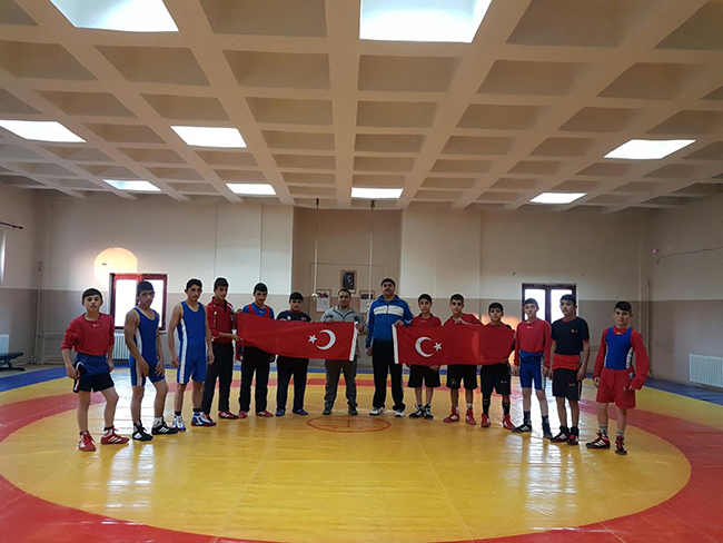 kars-ata-icin-guresti!-(6).jpg
