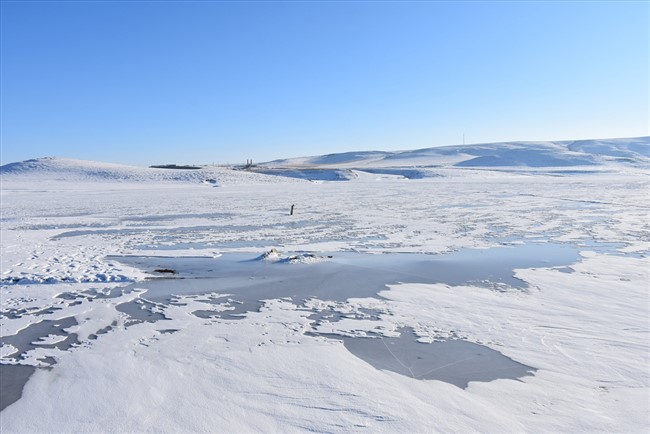 kars-baraj-golunun-yuzeyi-buzla-kaplandi-(3).jpg