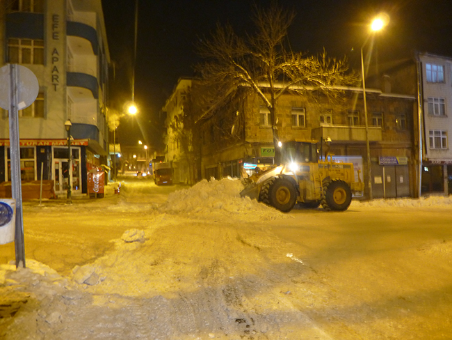kars-belediyesi,-calismalarini-araliksiz-surduruyor-(7).jpg