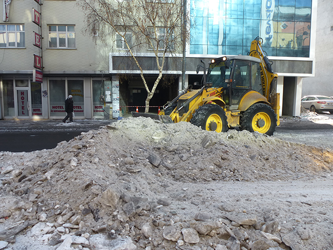 kars-belediyesi,-calismalarini-araliksiz-surduruyor-(8).jpg