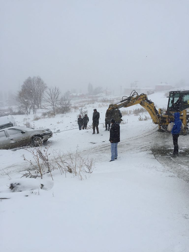 kars-belediyesi-kar-ekipleri-724-gorevde-(7).jpeg