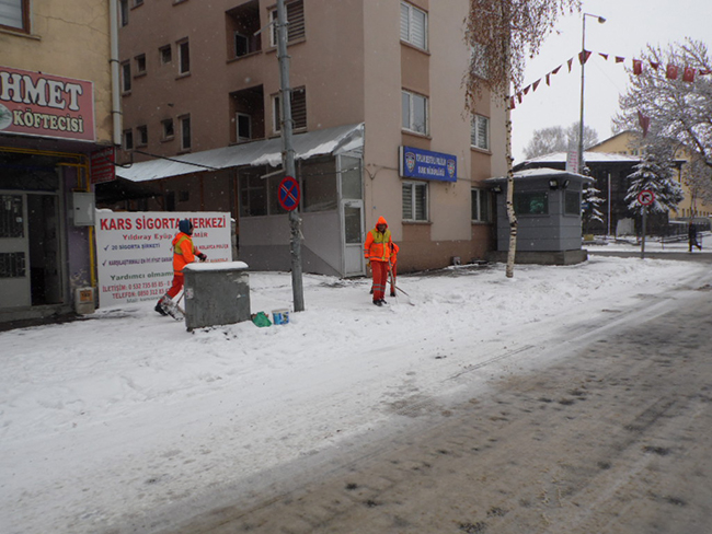 kars-belediyesi-mesaiye-basladi!-(1).jpg