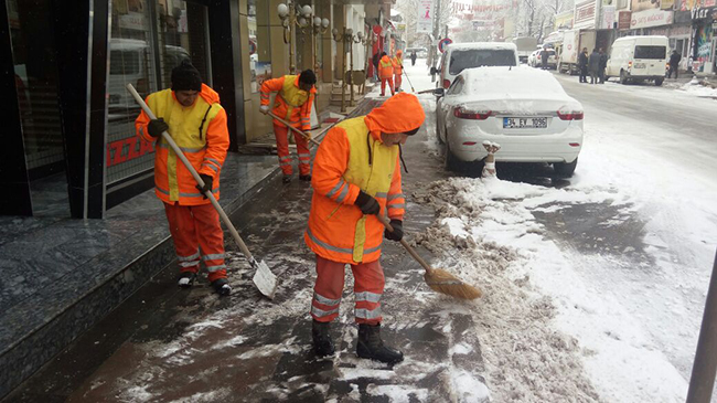 kars-belediyesi-mesaiye-basladi!-(4).jpg