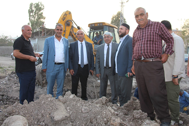 kars-belediyesi-subatan-yolu-aydinlik-evler-mahallesinin-icme-suyu-sebekesini-yeniledi-(3).jpg