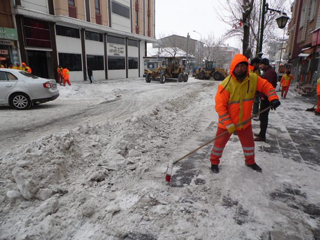 kars-belediyesinden-kar-seferberligi-(2).jpg