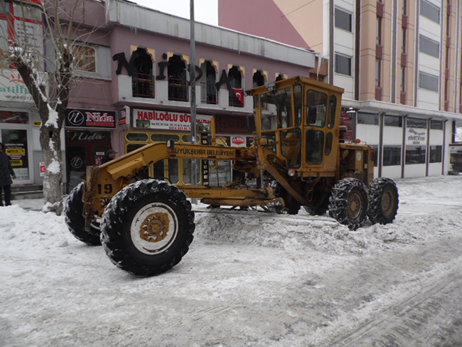 kars-belediyesinden-kar-seferberligi-(20).jpg