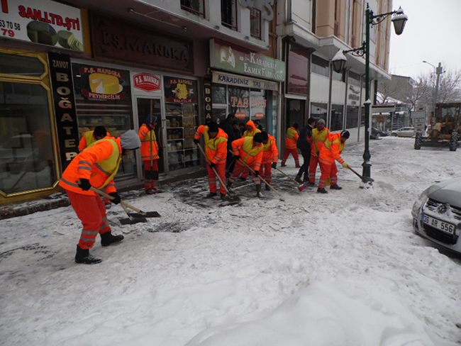 kars-belediyesinden-kar-seferberligi-(3).jpg