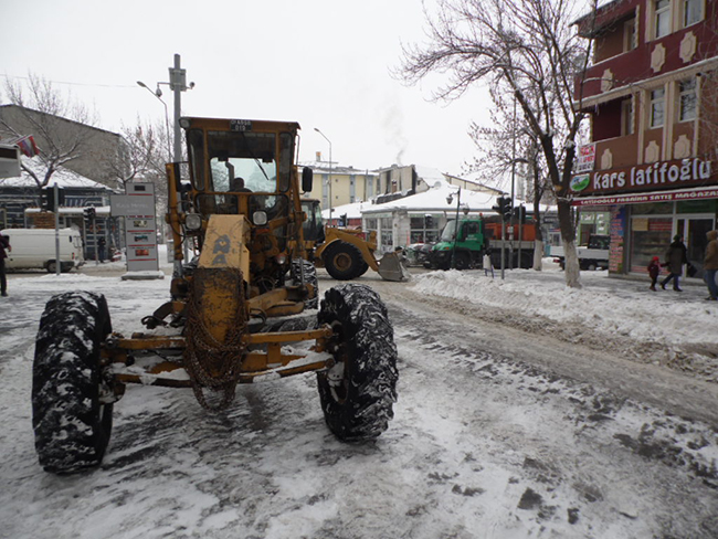kars-belediyesinden-kar-seferberligi-(6).jpg