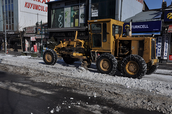 kars-belediyesinin-kar-mesaisi-(2).jpg