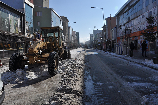 kars-belediyesinin-kar-mesaisi-(3).jpg
