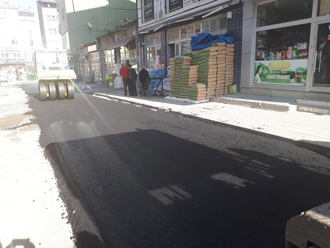 kars-belediyesinin-yol-ve-kaldirim-calismalari-devam-ediyor-(2).jpg