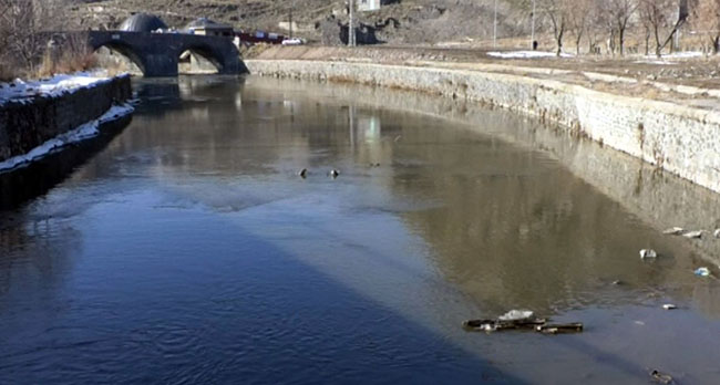 kars-cayi’nin-buzlari-erken-cozuldu--(2).jpg