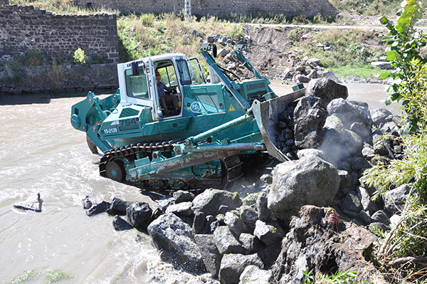 kars-cayi-islah-calismalari-devam-ediyor-(2).jpg