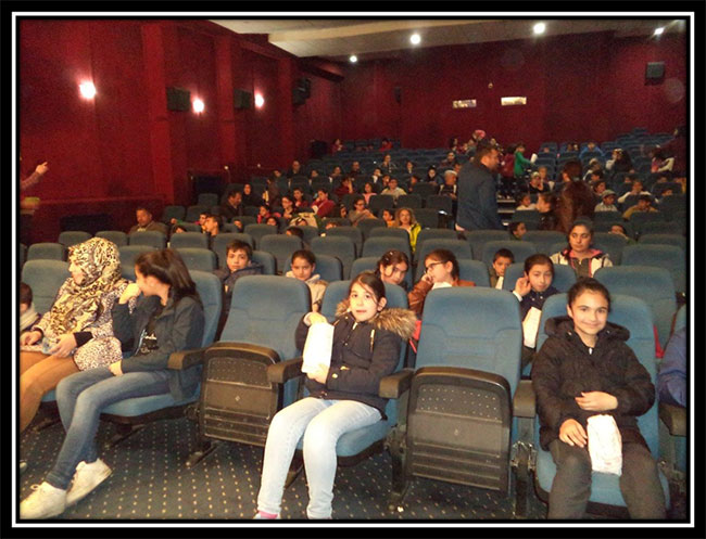 kars-cimento-23-nisan’da-cocuklarla-sinemada-bulustu-(1).jpg