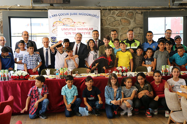 kars-emniyetinden-“umutlu-yarinlar-icin-takipteyiz”-projesi-(2).jpg