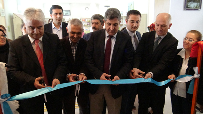 kars-halk-kutuphanesinde-el-sanatlari-sergisi-acildi-(1).jpg