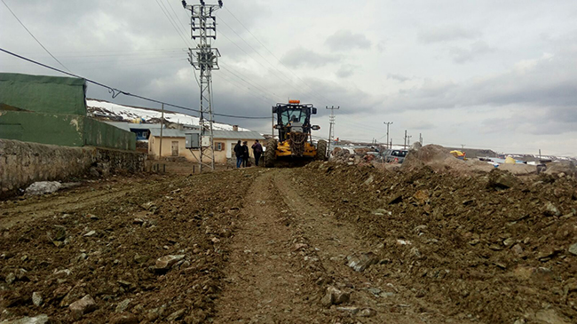 kars-il-ozel-idaresi-yollari-iyilestiriyor-(3).jpg