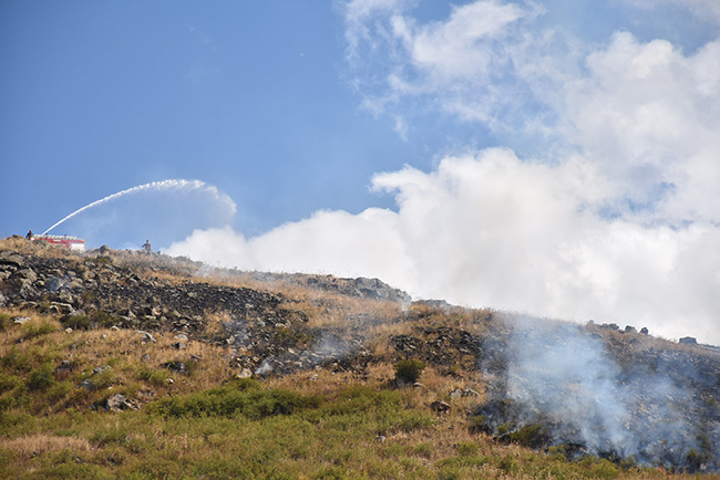 kars-kalesi-cevresinde-yangin!-(4).jpg