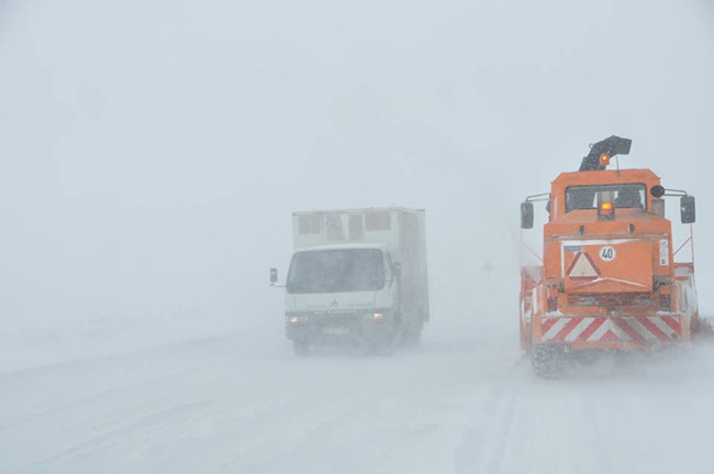 kars-karayollari-724-karla-mucadelesini-surduruyor-(1).jpg