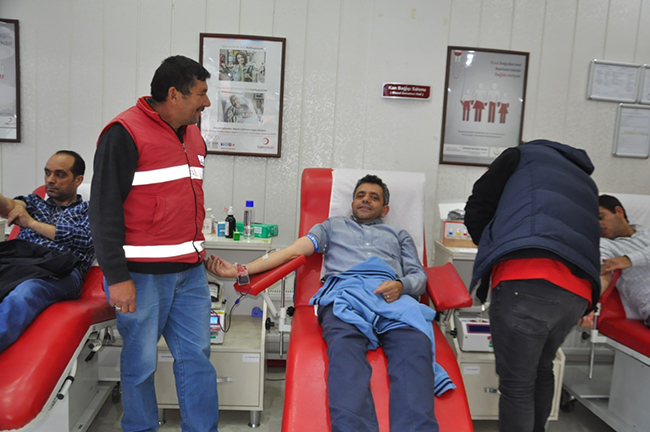 kars-kizilay-kan-alma-biriminde-ramazan-oncesi-kan-bagisi-bereketi-yasaniyor-(2).jpg