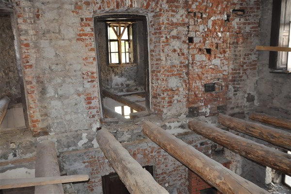 kars-kultur-ve-sanat-evi-restorasyonu-tum-hiziyla-devam-ediyor-(3).jpg