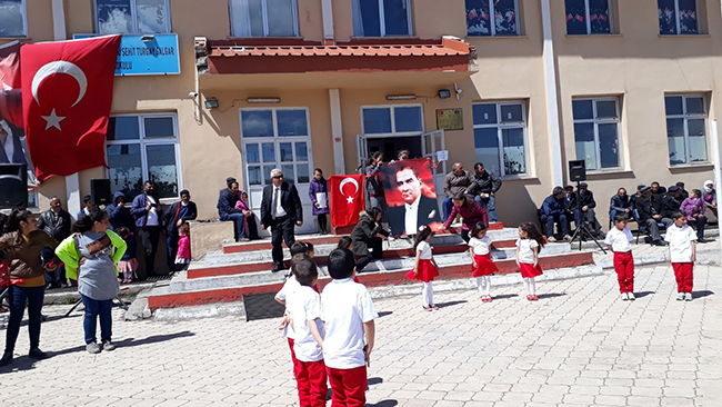 kars-olculu-koyu-okulunda-23-nisan-kutlamasi-(4).jpg