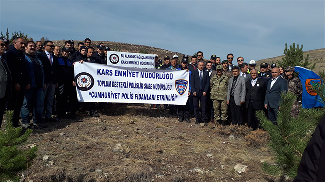 kars-polisi,-yanan-fidanlarin-yerine-500-cam-fidani-dikti-(5).jpg