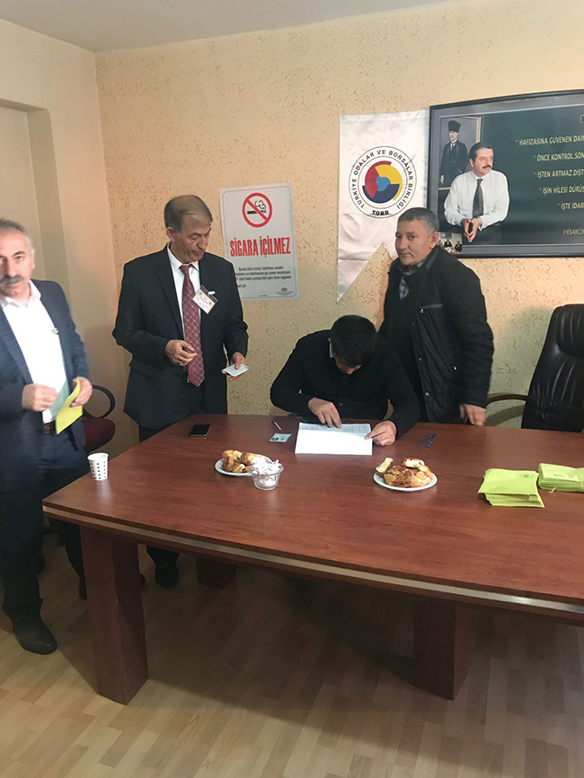kars-ticaret-borsasi-secimleri-basladi-(4).jpg