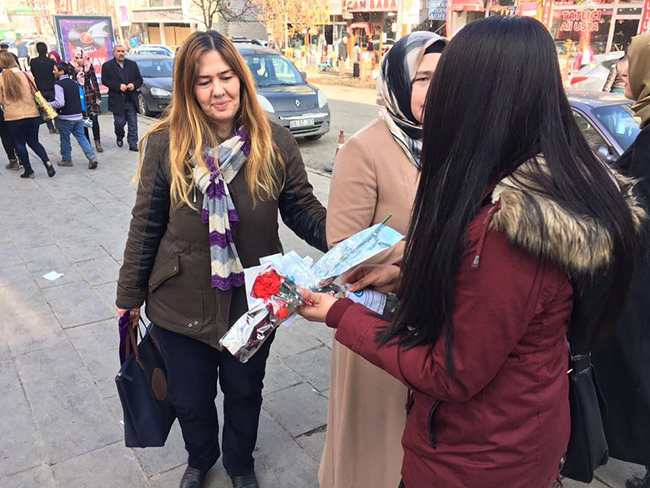 kars-ulku-ocaklarindan-8-mart-kadinlar-gunu-etkinligi-(11).jpg