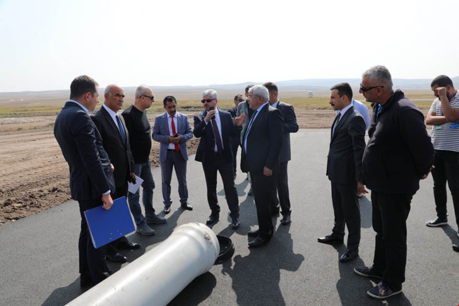 kars-valisi-rahmi-dogan,-harakani-havalimaninda-incelemelerde-bulundu-(1).jpg