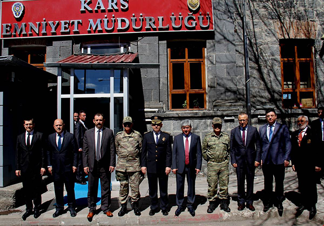 kars-valisi-rahmi-dogan-emniyet-mudurlugunu-ziyaret-etti-(5).jpg