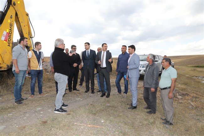kars-valisi-turker-oksuz,-calismalari-yerinde-inceledi-(1)-001.jpg