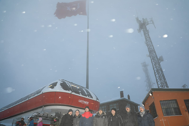 kars-valisi-turker-oksuz,-kayak-merkezini-inceledi-(1).jpg