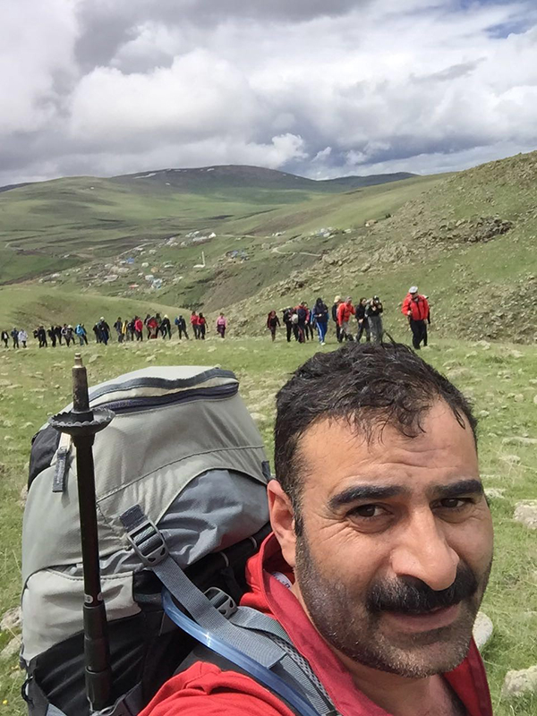kars-ve-ardahanli-dagcilar-anneler-gunu-icin-15-kilometre-yurudu-(7).jpg