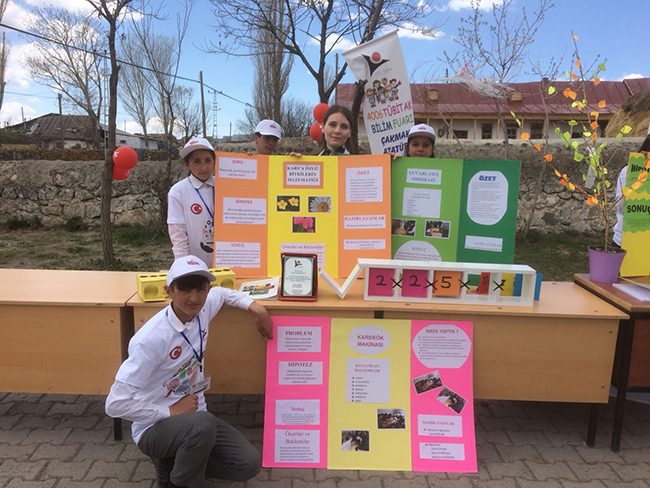 karsli-ogrenciler-bilim-fuarinda!-(7).jpg