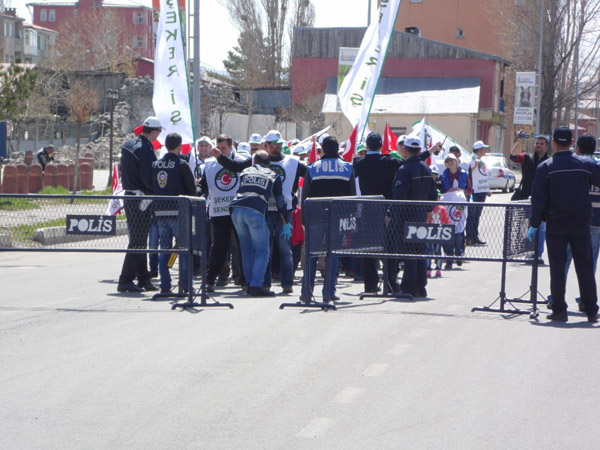karsta-1-mayis-kutlandi!-(1).jpg