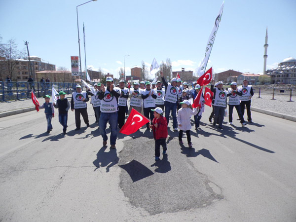karsta-1-mayis-kutlandi!-(2).jpg