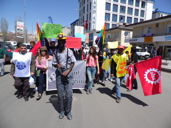 karsta-1-mayis-kutlandi!-(5).jpg
