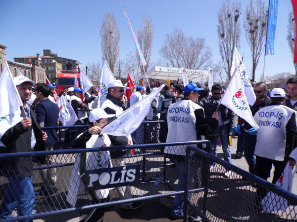 karsta-1-mayis-kutlandi!-(7).jpg