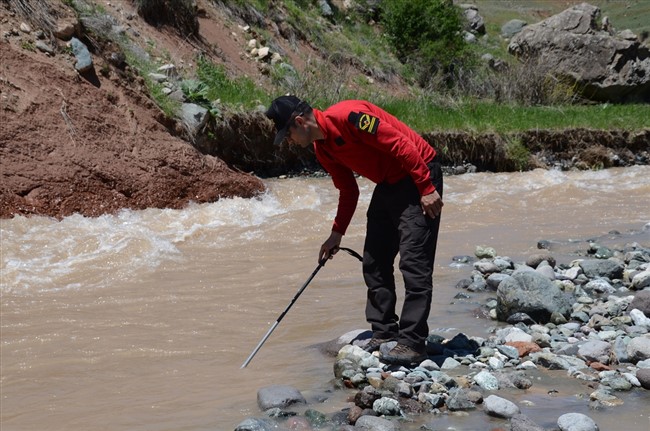 karsta-3-yasindaki-kayip-nurcani-arama-calismalari-(3).jpg