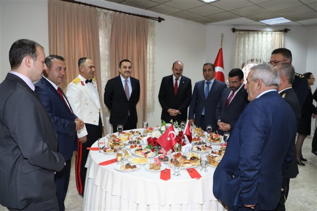 karsta-30-agustos-zafer-bayrami-resepsiyonu-(1).jpg