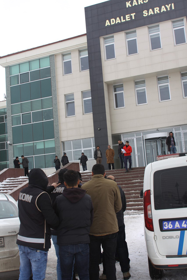 karsta-4-kalpazan-cezaevine-gonderildi-(1).jpg